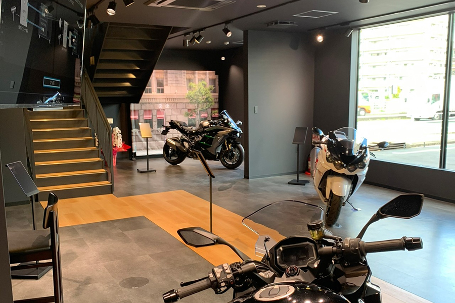 カワサキプラザ福山【kawasakiバイク専門店】02